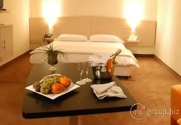 Nicotel Pineto كاستيلانيتا مارينا