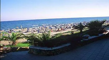 فندق Nicotel Pineto 4*