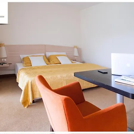 Hotel Nicotel Pineto