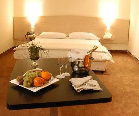 Hotel Nicotel Pineto 4*