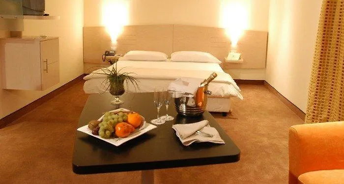 Hotell Nicotel Pineto 4*
